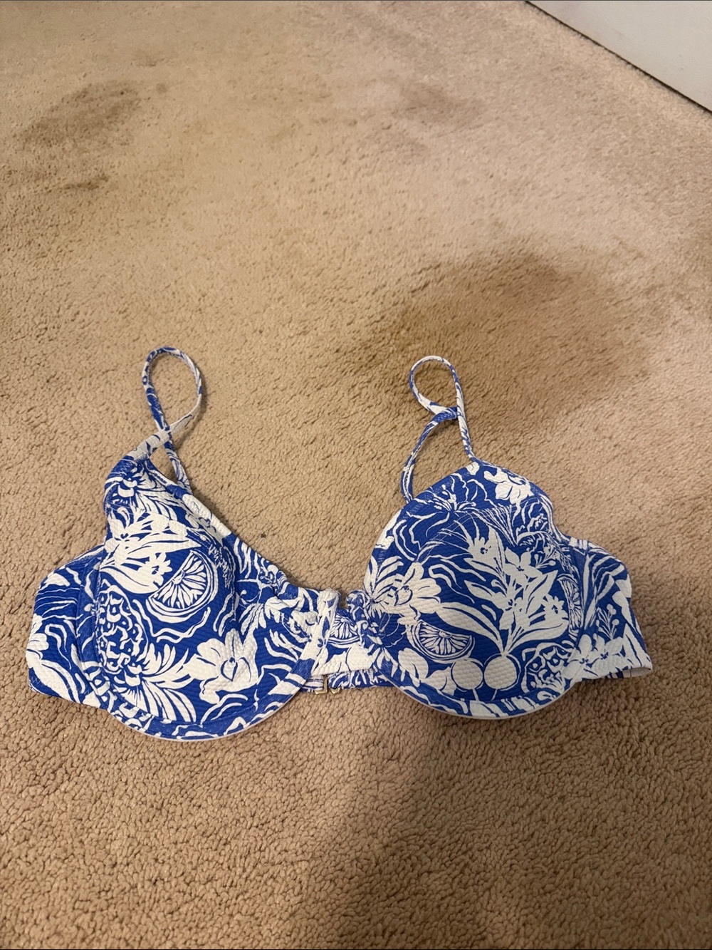 NWOT Old Navy Blue and White Floral Bikini Top